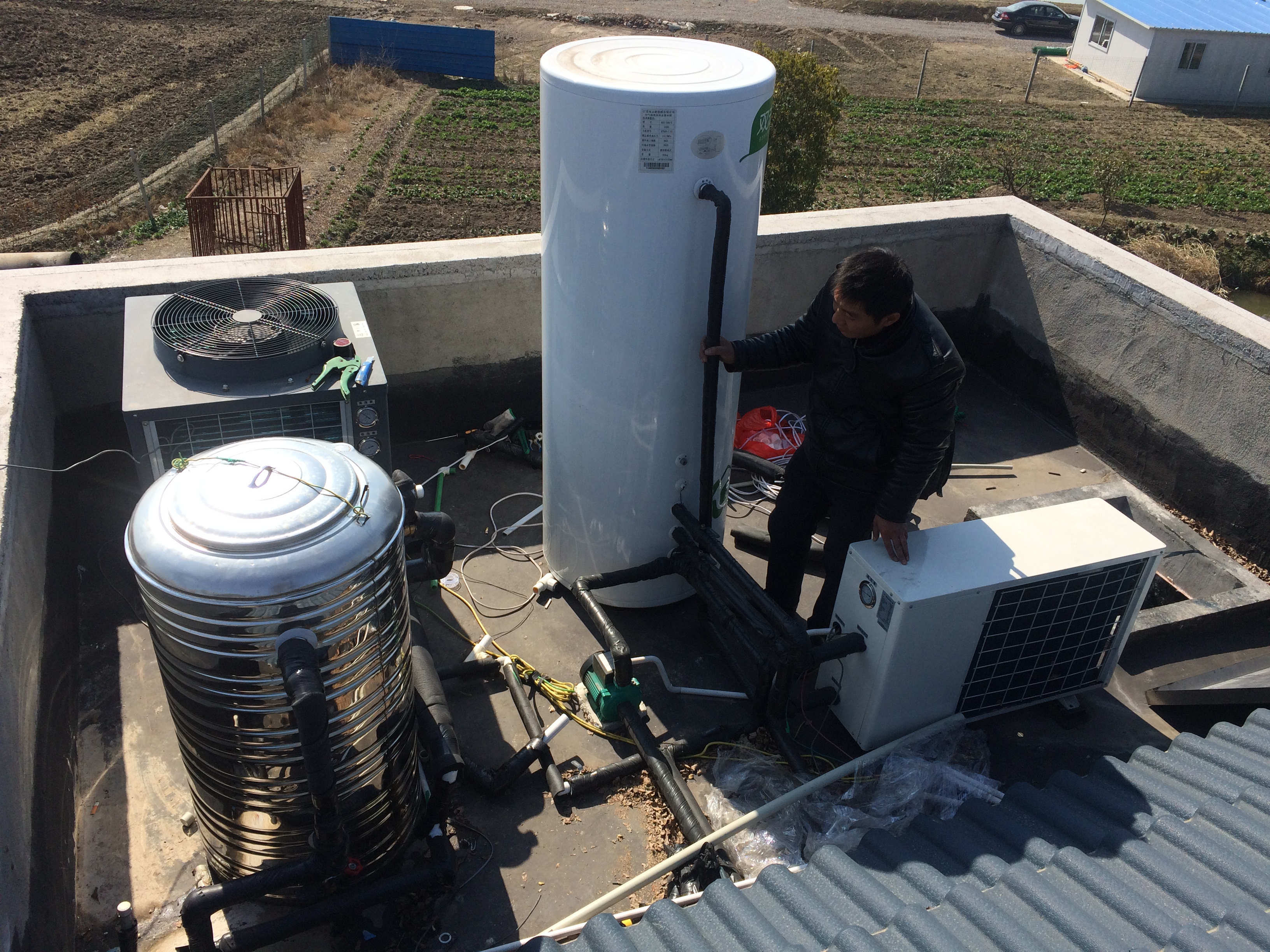 別墅空氣能熱水加地暖